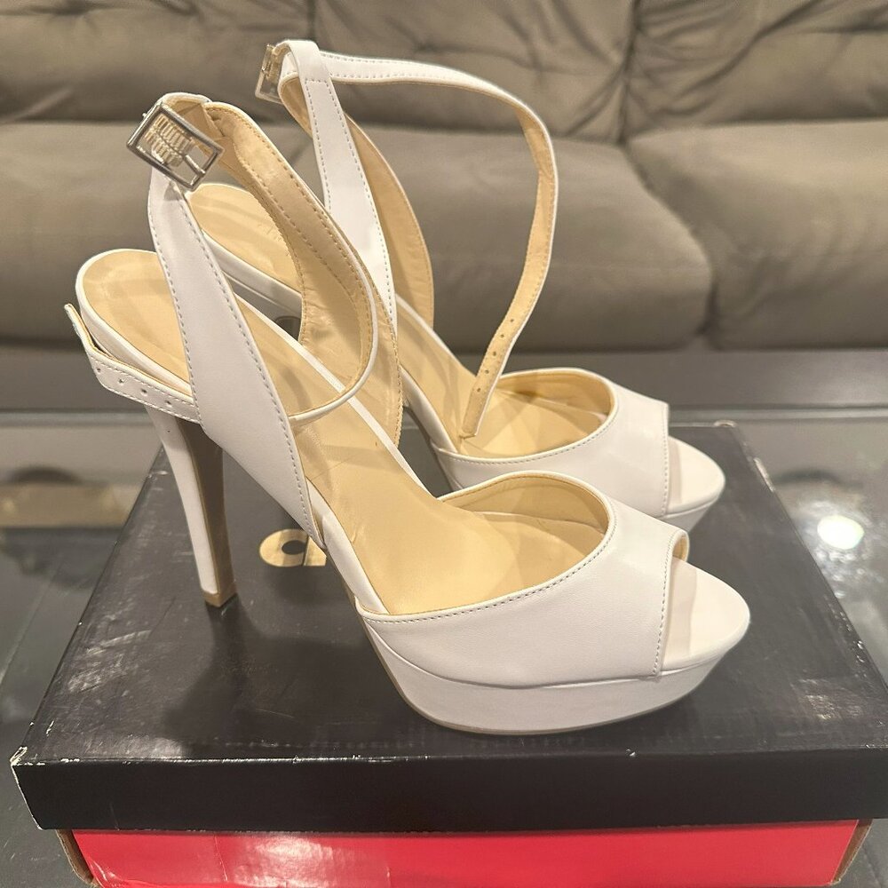 Charlotte Russe Classic-17 White Heels Size 8